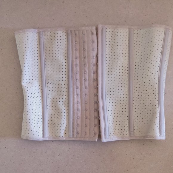 VIANNA Ultra clinching corset size Medium/Large. Fully adjustable. - Picture 1 of 6